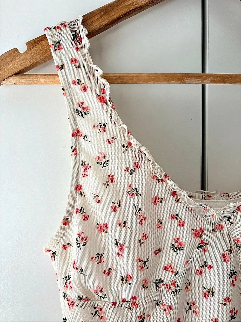 Rebellious Dream Floral Mesh Tank Top in White & Pink Like New - Picture 5 of 7